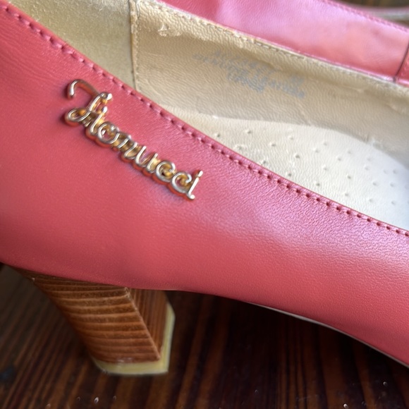 Fiorucci Heels Size 38 ( USA 8) Salmon Color - Picture 5 of 11